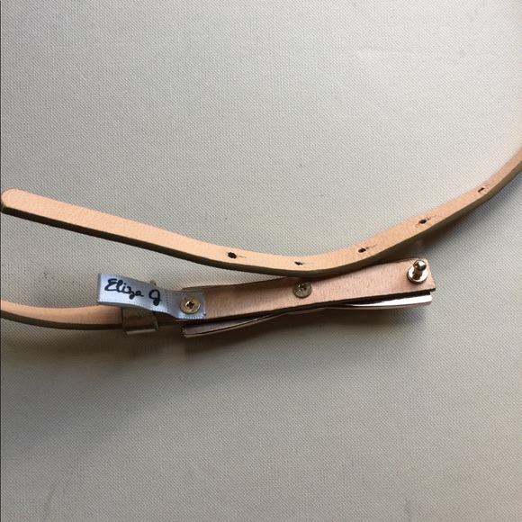 Eliza J metallic belt with bow - Picture 7 of 8